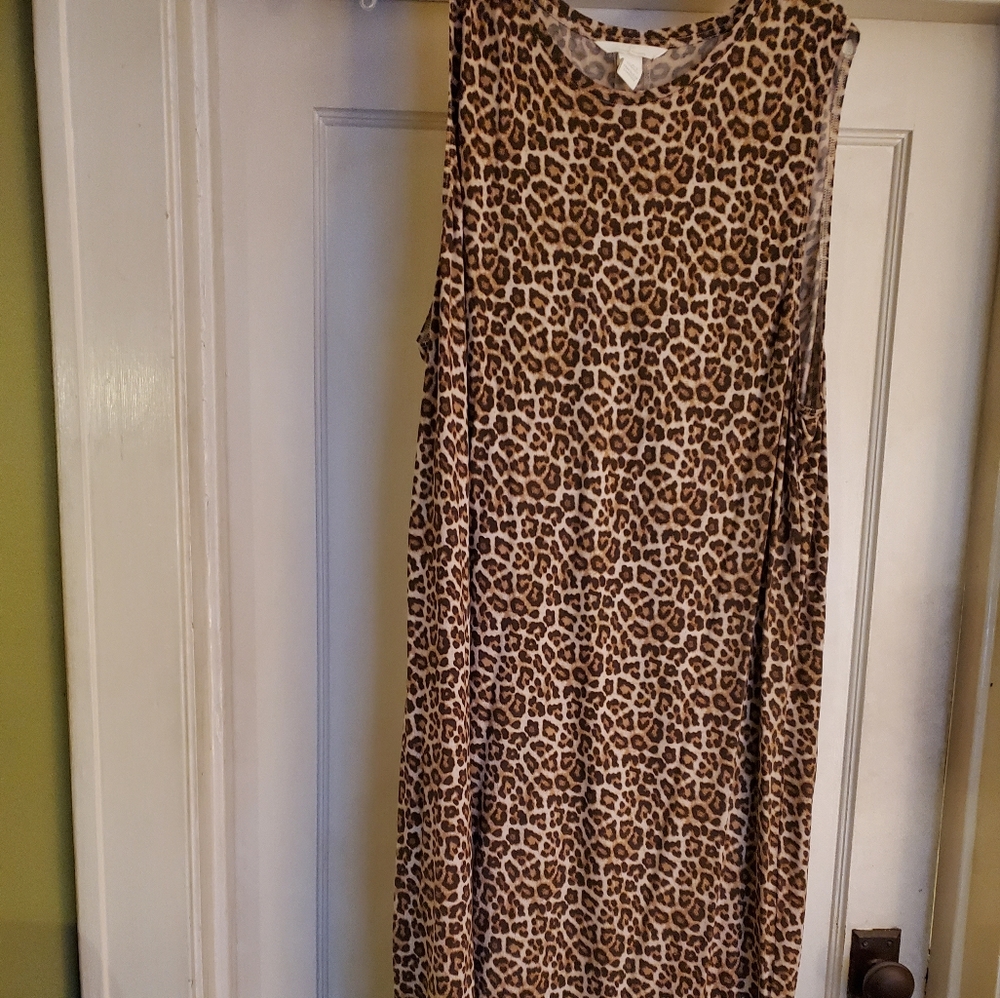 Leopard print sleeveless dress